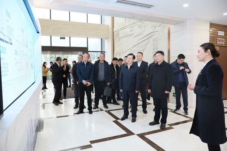 四川资源集团领导带队赴重庆高速集团和重庆巨能集团开展业务交流