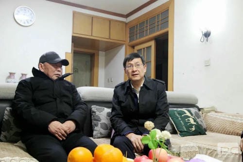 四川资源领导班子春节前夕看望离退休老干部