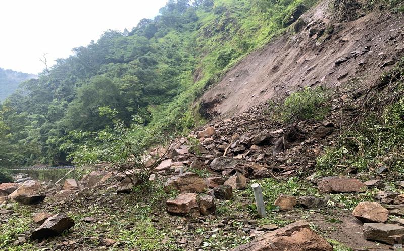 “汛”速出击 彰显担当 | 蜀通建设集团盐边县作坊村土地整治项目部紧急抢险保畅通