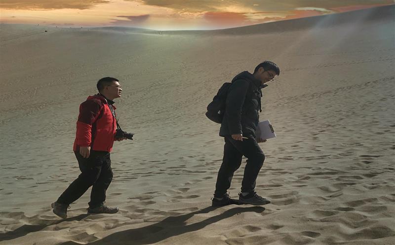 丝路石语证坚韧，黄沙百战铸传奇——区调队助力敦煌世界地质公园再评估绿牌侧记